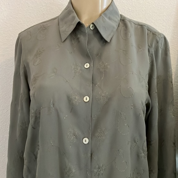 Blouse Villager a Liz Claiborne Company Green Polyester Embroidery floral design - Picture 2 of 10
